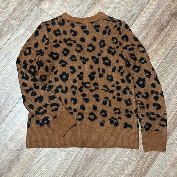 Women’s Leopard Sweater - Picture 3 of 3
